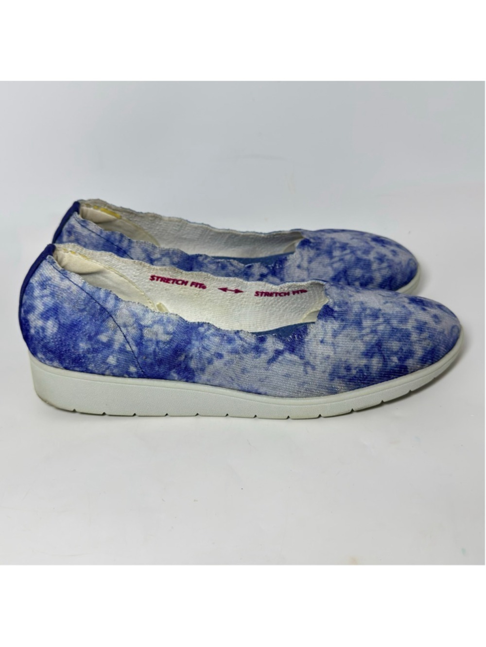 Women's Skechers Stretch Fit Flats Size 8.5 Blue White Tie Dye